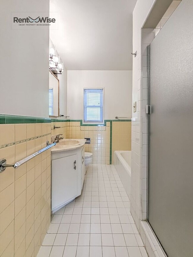 Building Photo - 3016 Del Ray St