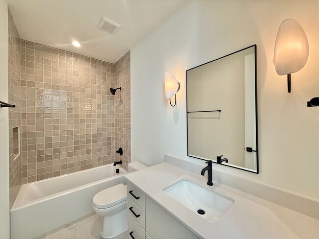 Building Photo - 1304 Chamblee Hl Ct