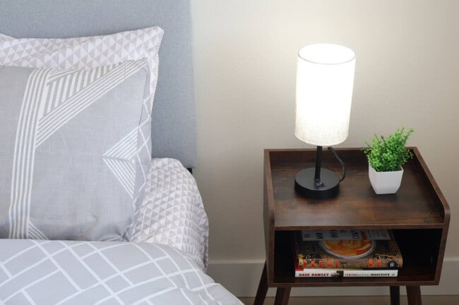 Building Photo - 204 E 35th St