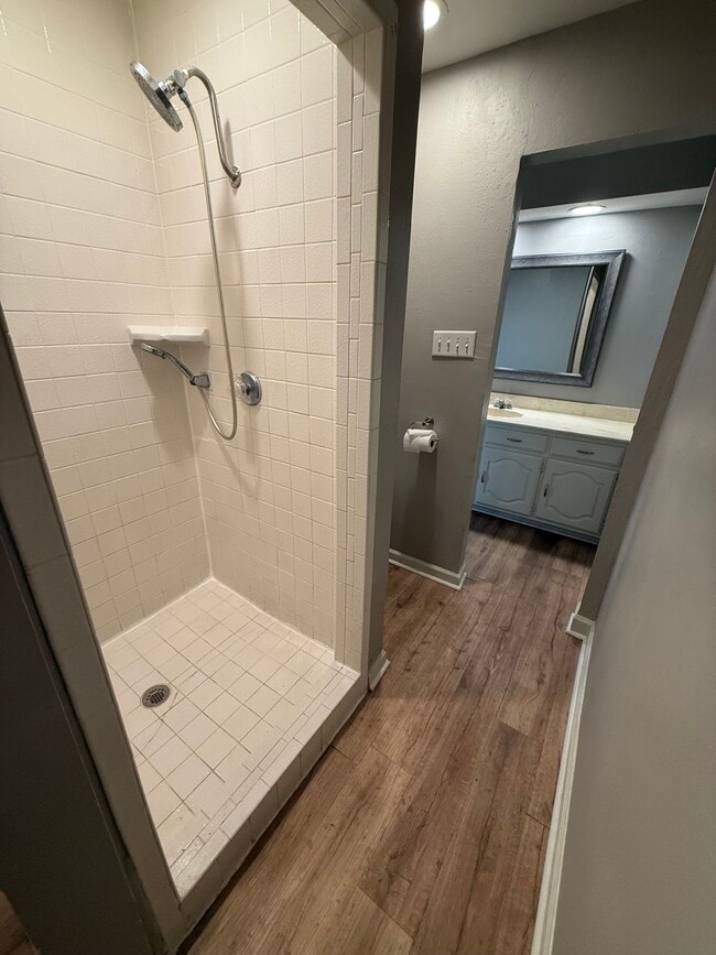 Building Photo - 207 E Kimbrough St