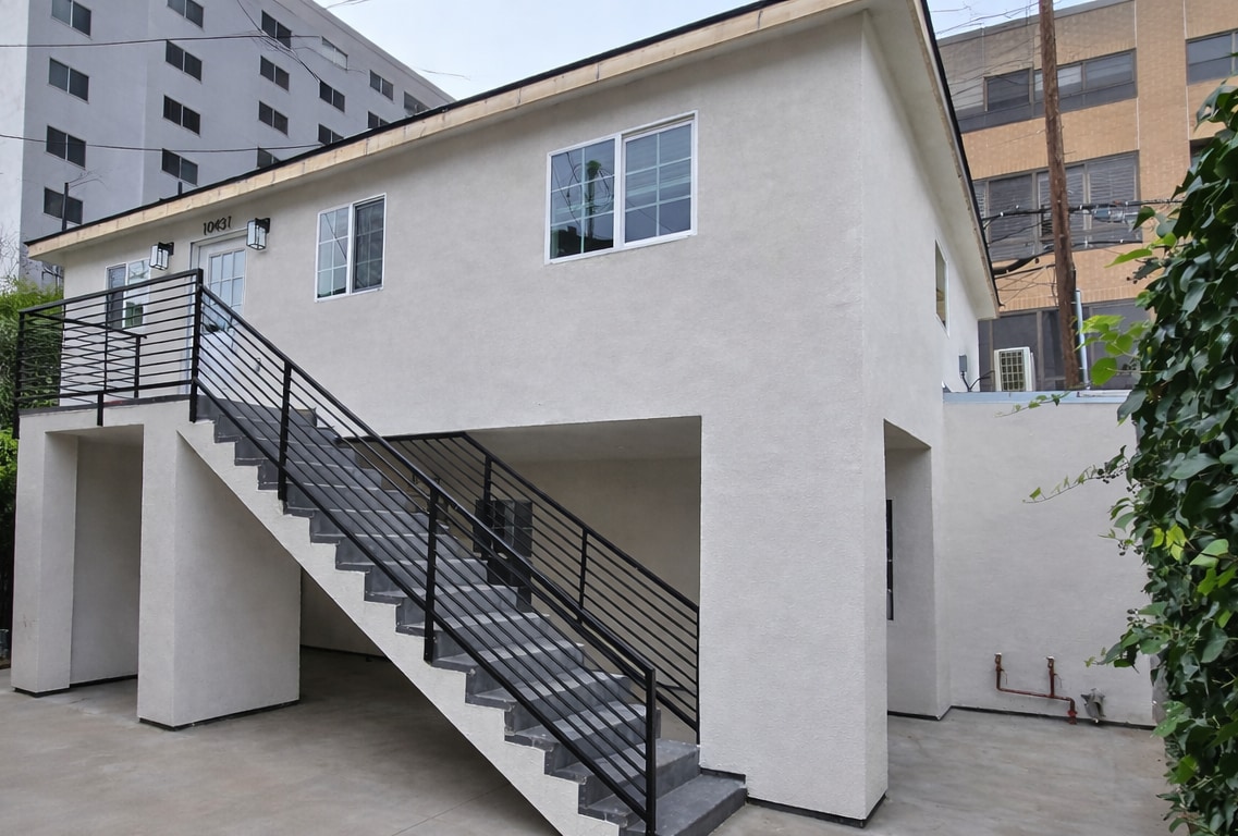 Building Photo - 10435 Ashton Ave