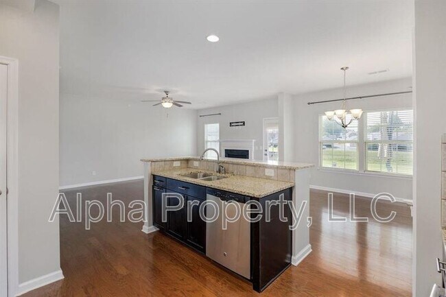 Building Photo - 28 Irvington Dr