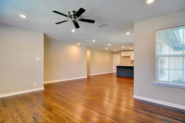 Building Photo - 3700 Jeanette Dr