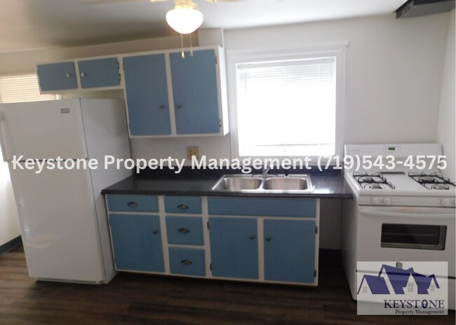 Building Photo - Cute House with 2 Bedrooms/1 Bathroom with...
