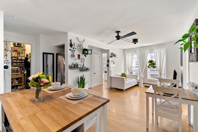 Building Photo - 84 Savin Hill Ave
