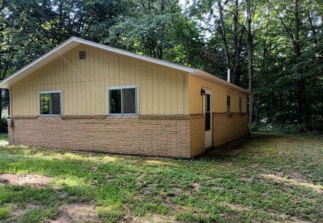 Building Photo - Cottage in the Woods
