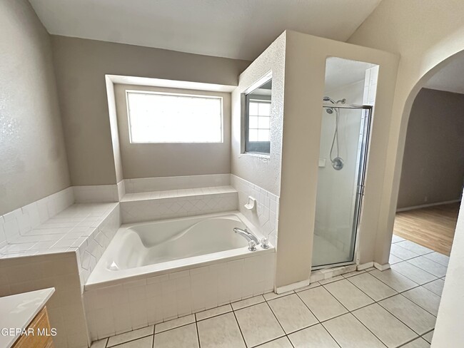 Building Photo - 13115 Thea Smith Dr
