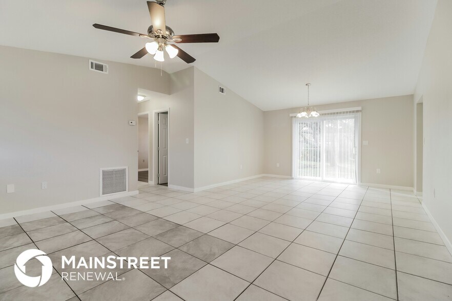 Building Photo - 6210 Alderwood Ave
