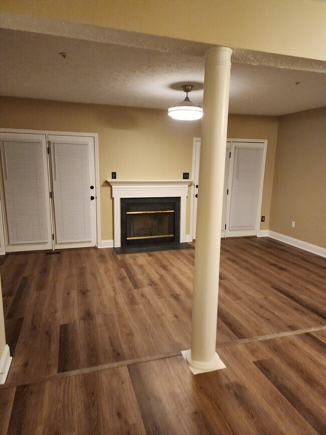 Building Photo - 9308 Gordon Ct