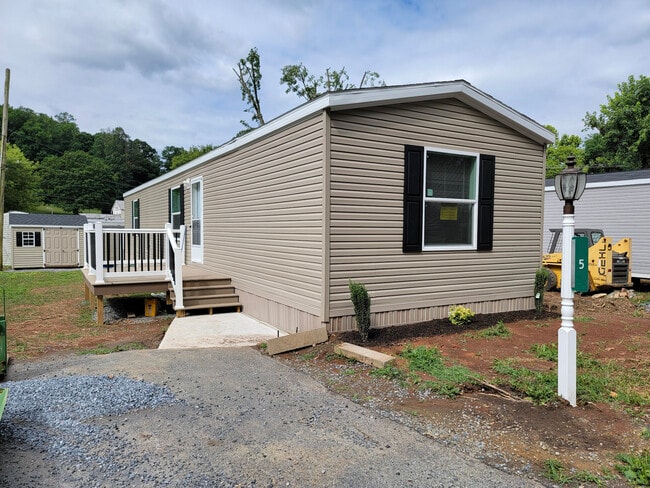 Primary Photo - 1126 Steinmetz Rd