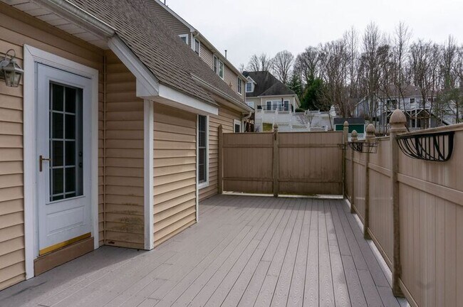 Building Photo - 40 Wayward Path