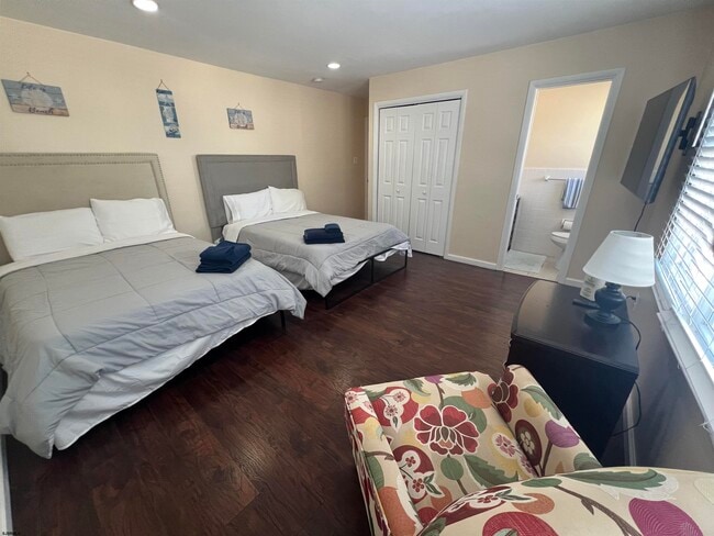 Building Photo - 239 N Derby Ave