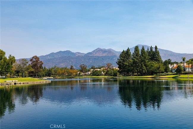 Building Photo - 225 Montana Del Lago Dr