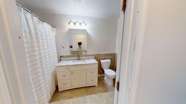 Building Photo - 3 bed/2 bath in country- Plymouth Schools