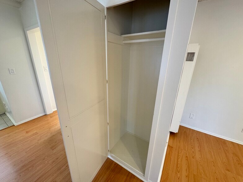 Building Photo - 1152 Ruberta Ave