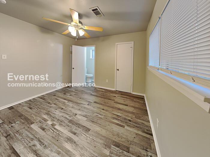 Building Photo - 5242 Grace Point Ln