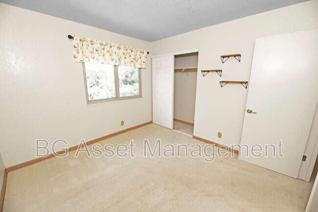 Building Photo - 1830 Weir Dr