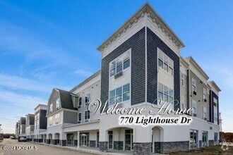 Building Photo - 770 Lighthouse Dr