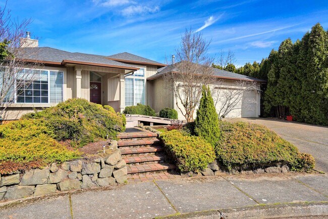 Building Photo - Spacious 3 bed, 2 bath with office (office can be used as 4th bedroom).