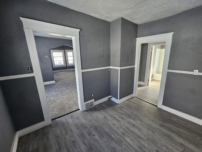 Building Photo - 778 Eddy Rd