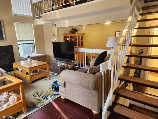 Building Photo - 64 Sycamore Ct