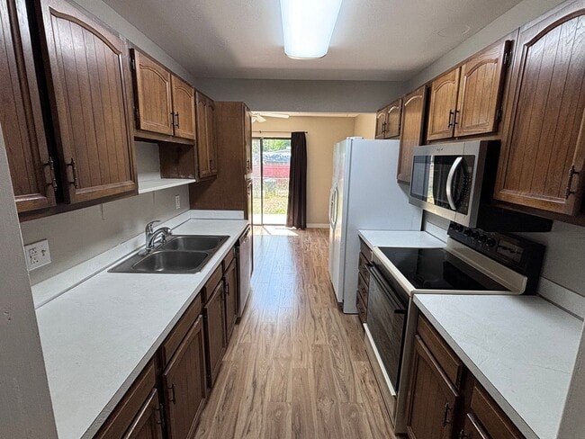Building Photo - Duplex for rent!