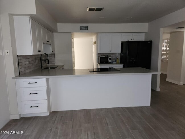 Building Photo - 5117 W Acoma Dr