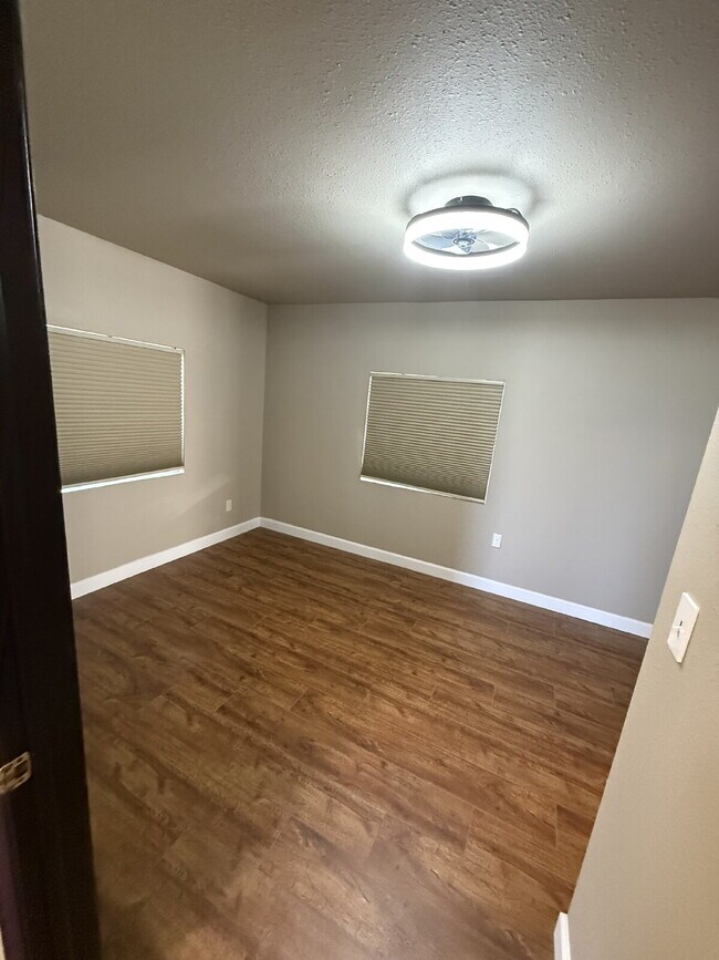 Building Photo - "Charming 2-Bed Oasis in Westminster – Cozy Living"
