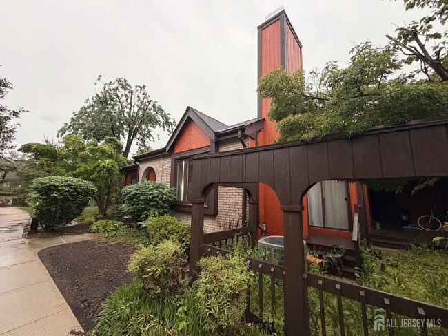 Building Photo - 100 Riverbend Dr
