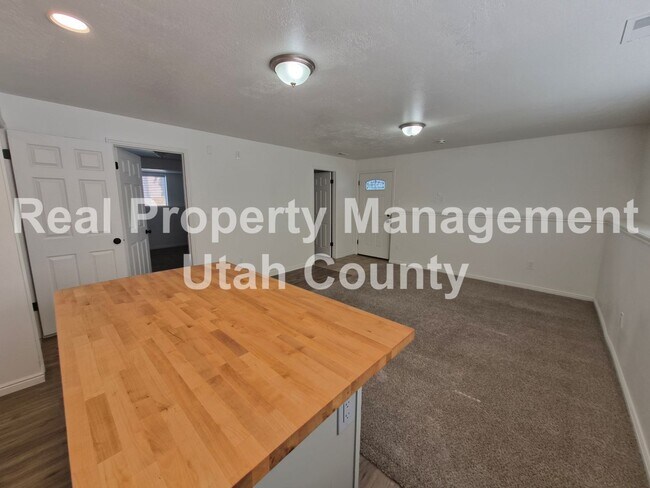 Building Photo - Qualify With 2.5x Rent in Income. Plus Hal...