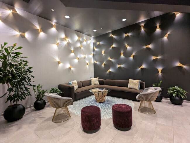 Building Photo - Gorgeous 2 Bedroom 2 Bathroom Downtown Condo with Epic Views and Free Parking