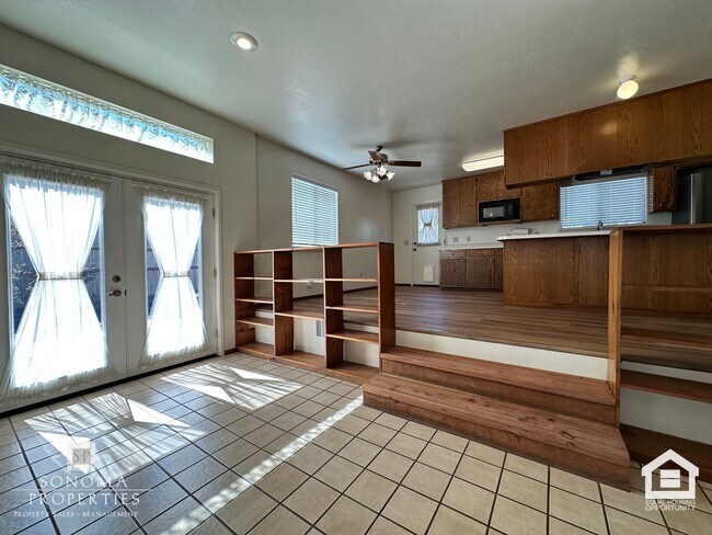 Building Photo - Spacious 4+BD/3BA Two-Story Home with Expansive Yard