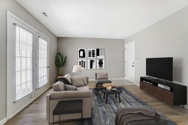 Building Photo - Renovated 2 Bedroom with Washer + Dryer Av...