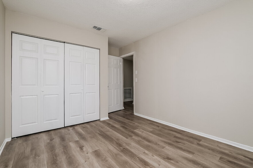 Building Photo - 7964 Putnam Cir