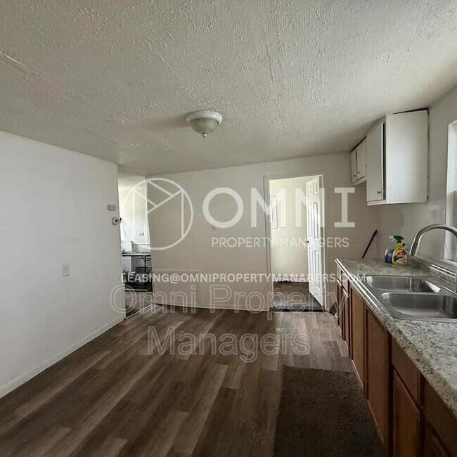 Building Photo - 8162 Orchard Ave
