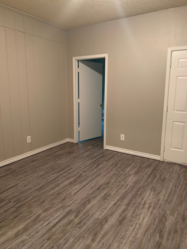 Building Photo - 1200 Whetstone St