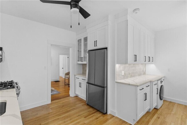 Building Photo - 13 Sherman St