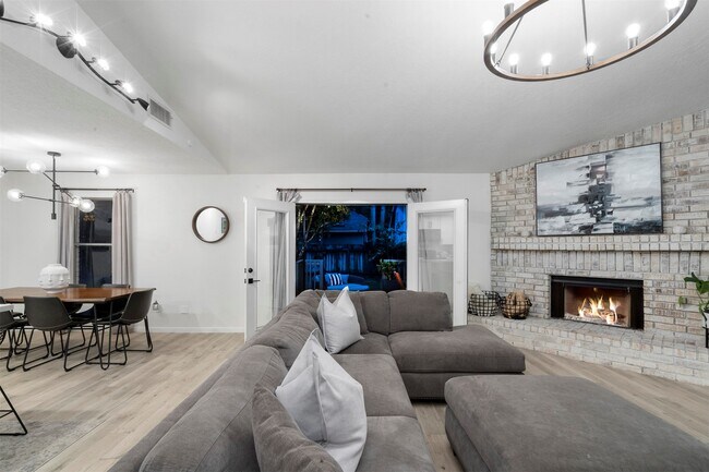 Building Photo - 20 Yewleaf Rd