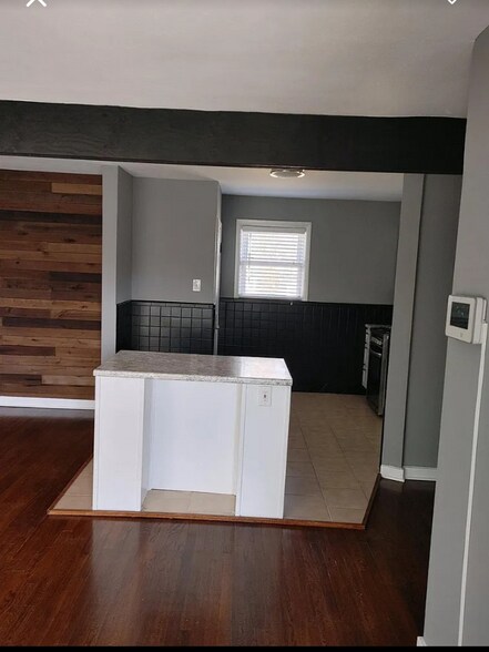 Building Photo - 7011 Roberts Ct
