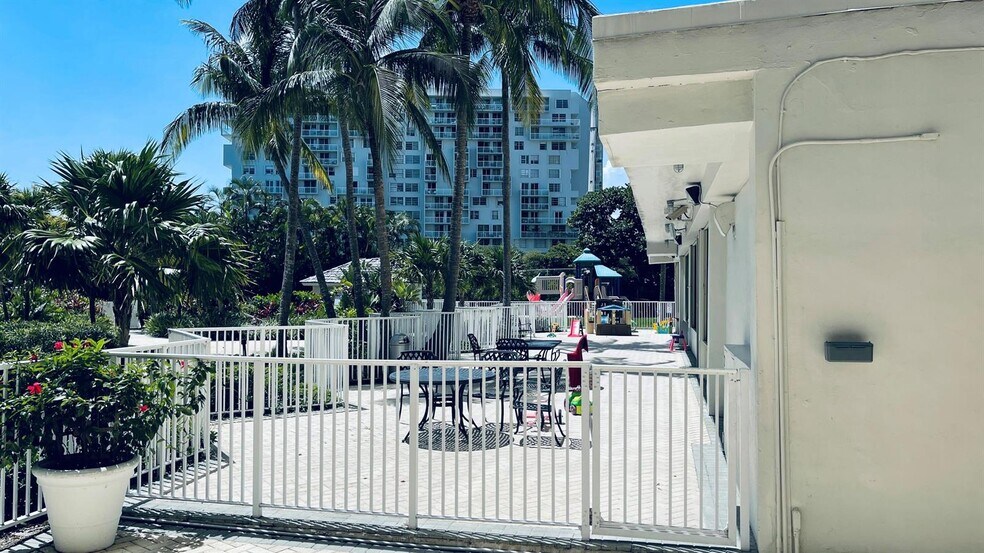 Building Photo - 2451 Brickell Ave