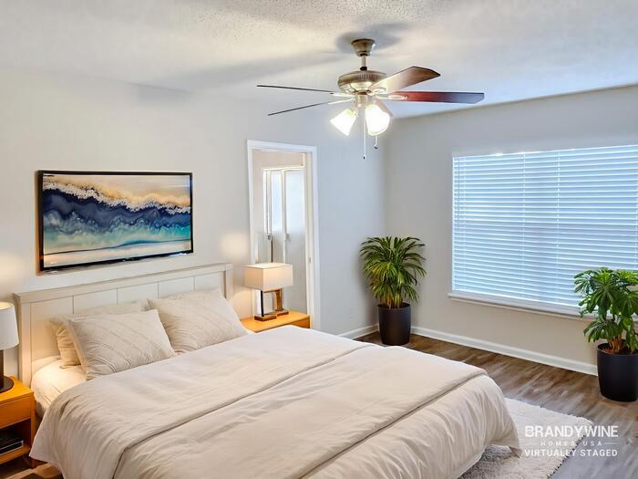 Building Photo - 13550 Valbuena Ct