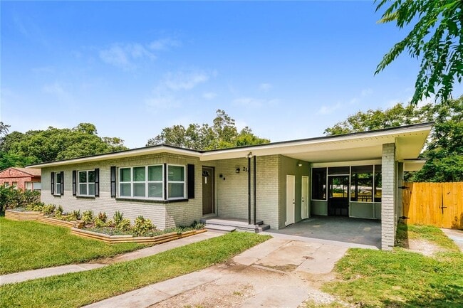 Primary Photo - 216 Westover St