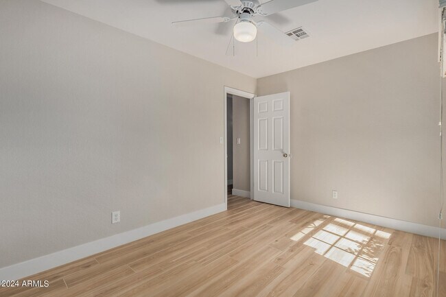 Building Photo - 3128 E Charleston Ave