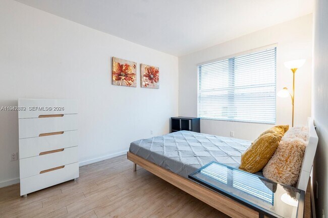 Building Photo - 1611 Meridian Ave