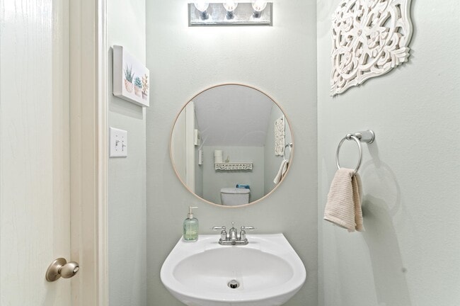 Building Photo - 7218 Daniel Spgs Ln