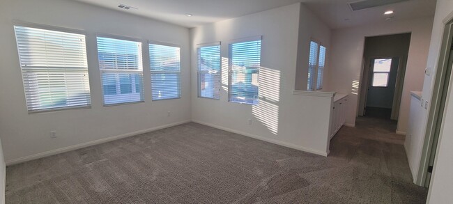 Building Photo - West Ventura's Solana Heights 4+3 Single Family Home $4,995.00