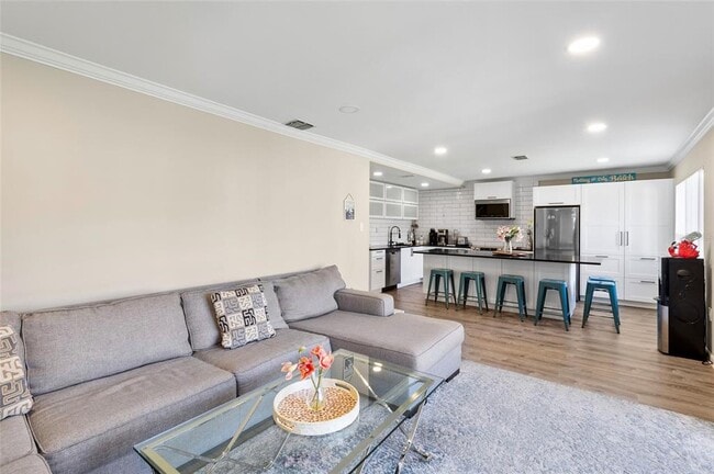 Building Photo - 1579 Greenlea Dr