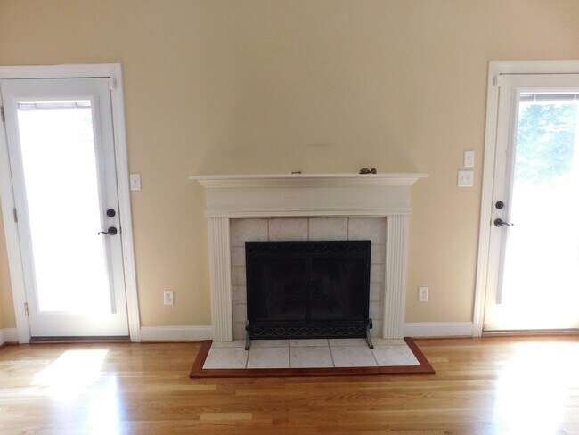 Building Photo - 300 Taliaferro Ln