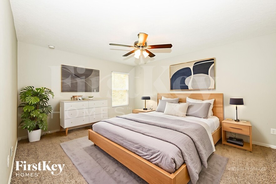 Building Photo - 403 W New England Dr