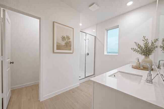 Building Photo - 27439 Sunterra Village Dr